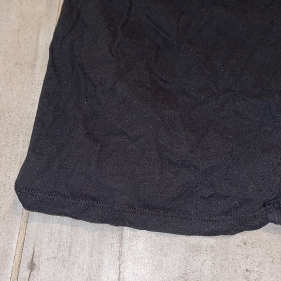 Plain black tank - Picture 2 of 4